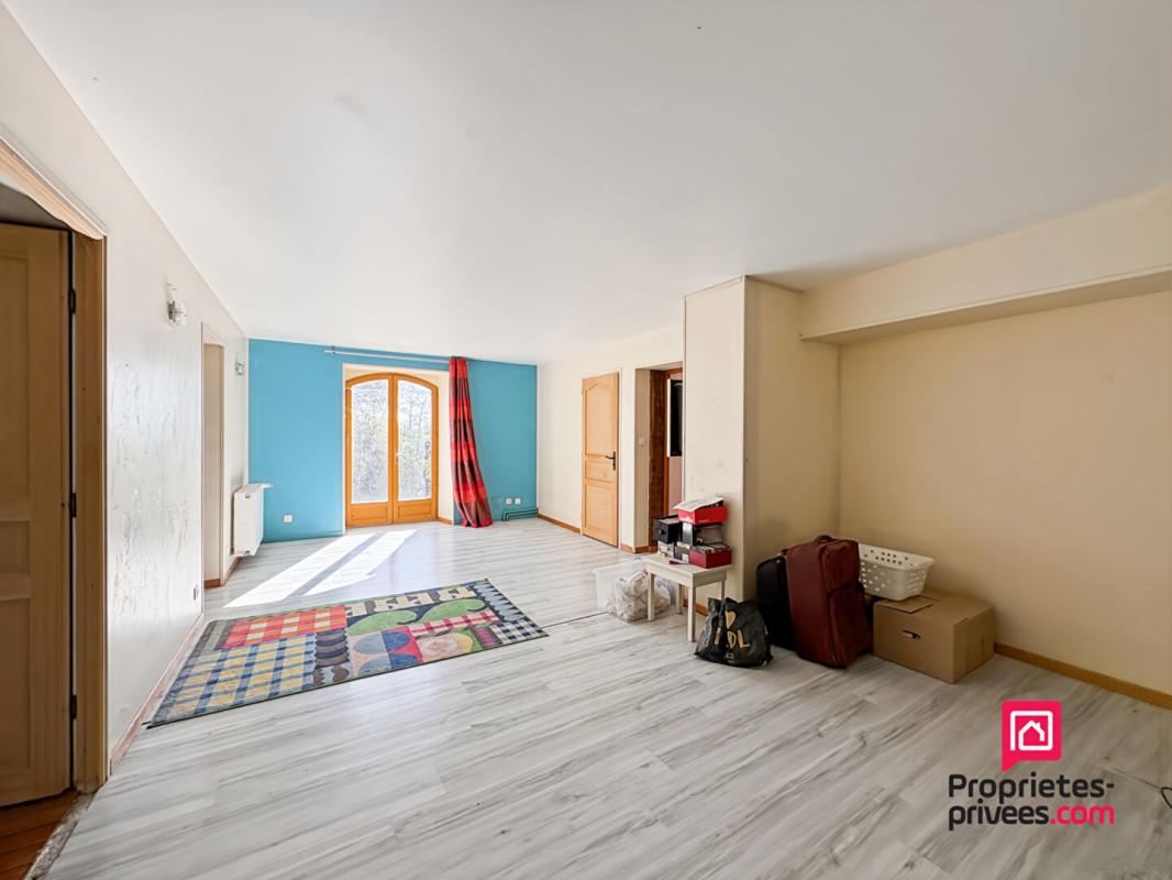 SEMUR-EN-AUXOIS Maison Semur En Auxois 8 pièce(s) 234 m2 4