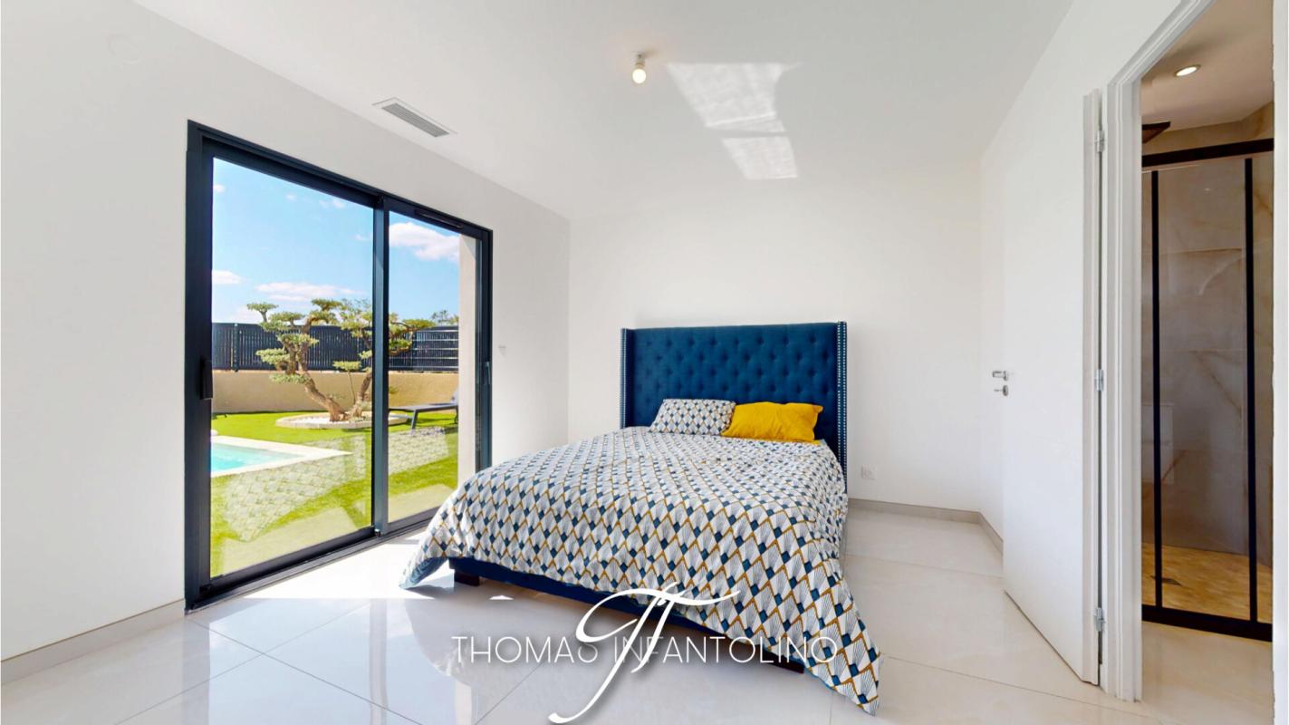 LAVALETTE EN EXCLUSIVITE - PLAIN PIED - 3 CHAMBRES - 1 SUITE PARENTALE - SALLE DE BAIN - SALLE D'EAU - PISCINE - POOL HOUSE 9
