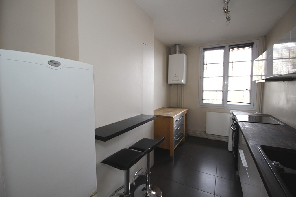 BORDEAUX BORDEAUX CHARTRONS / BASSINS À FLOT-APPARTEMENT MEUBLÉ TRAVERSANT-DERNIER ÉTAGE-PARKING 10