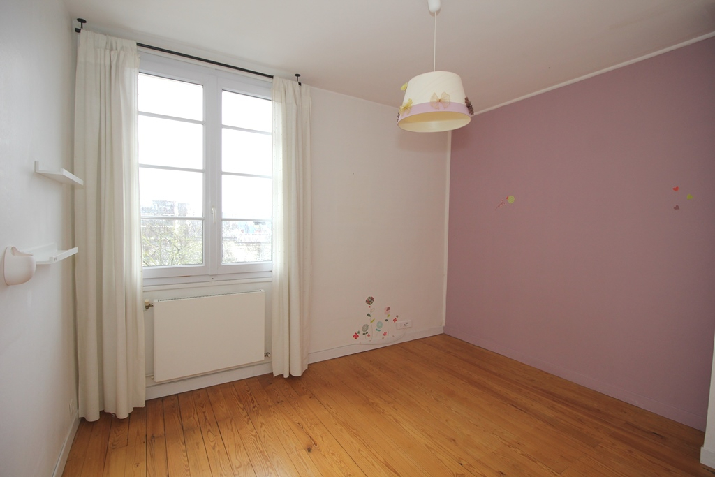 BORDEAUX BORDEAUX CHARTRONS / BASSINS À FLOT-APPARTEMENT MEUBLÉ TRAVERSANT-DERNIER ÉTAGE-PARKING 12