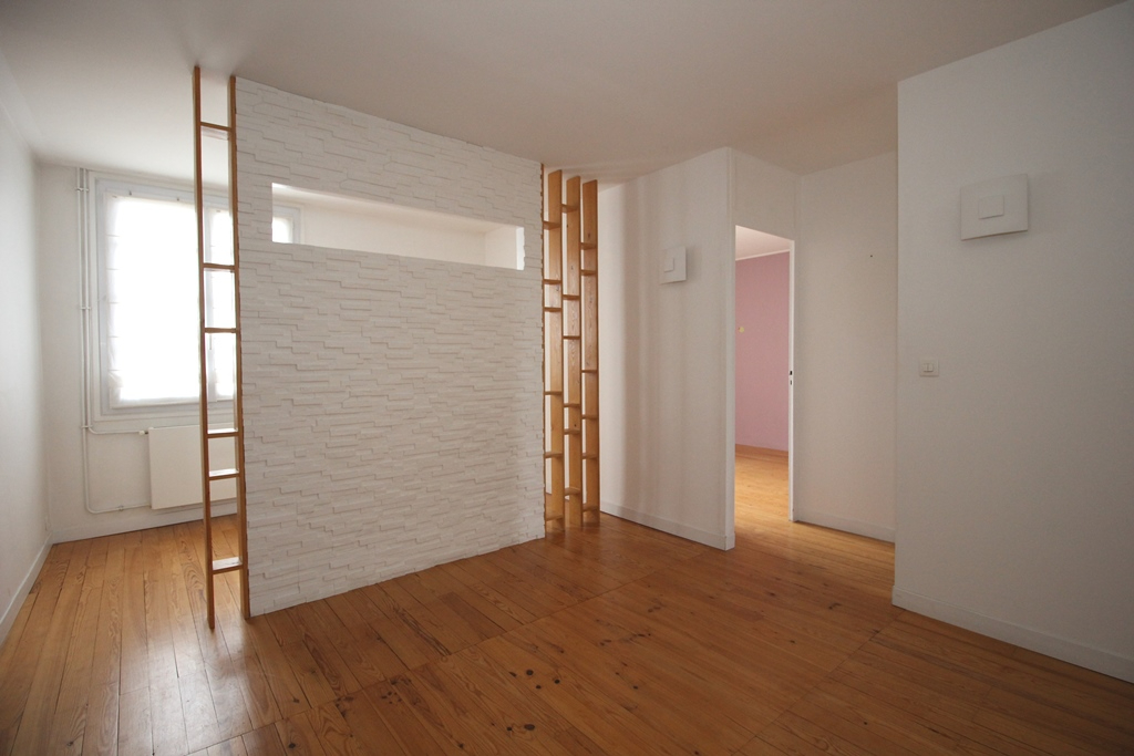 BORDEAUX BORDEAUX CHARTRONS / BASSINS À FLOT-APPARTEMENT MEUBLÉ TRAVERSANT-DERNIER ÉTAGE-PARKING 8