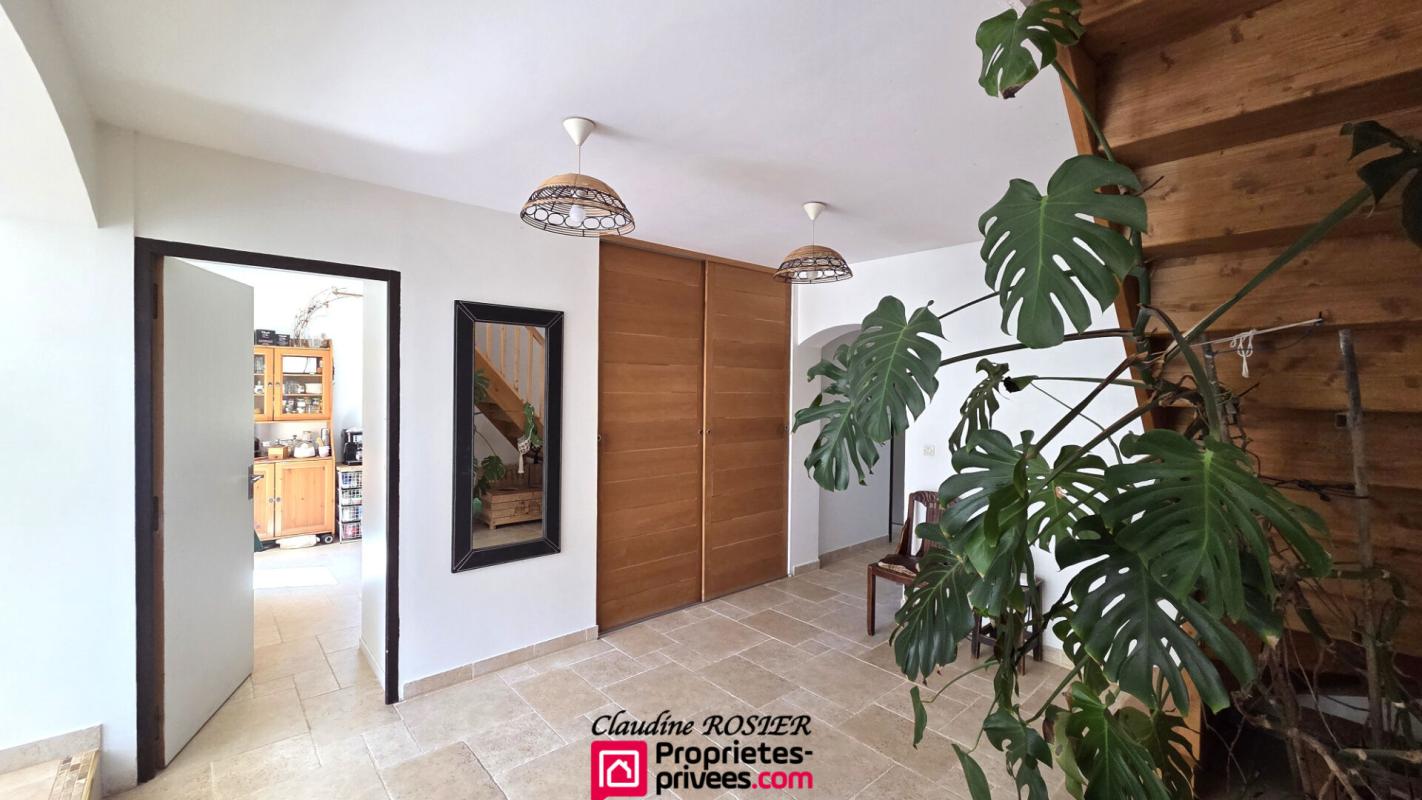 BESSE-SUR-ISSOLE Besse sur Issole Villa  6 pièce(s) 170 m2 12