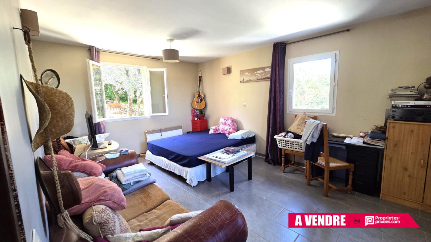 BESSE-SUR-ISSOLE Besse sur Issole Villa  6 pièce(s) 170 m2 15