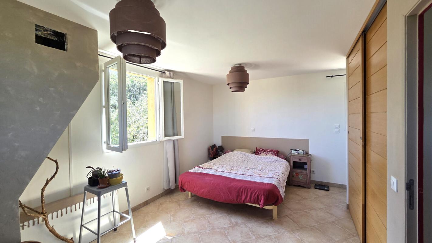 BESSE-SUR-ISSOLE Besse sur Issole Villa  6 pièce(s) 170 m2 16