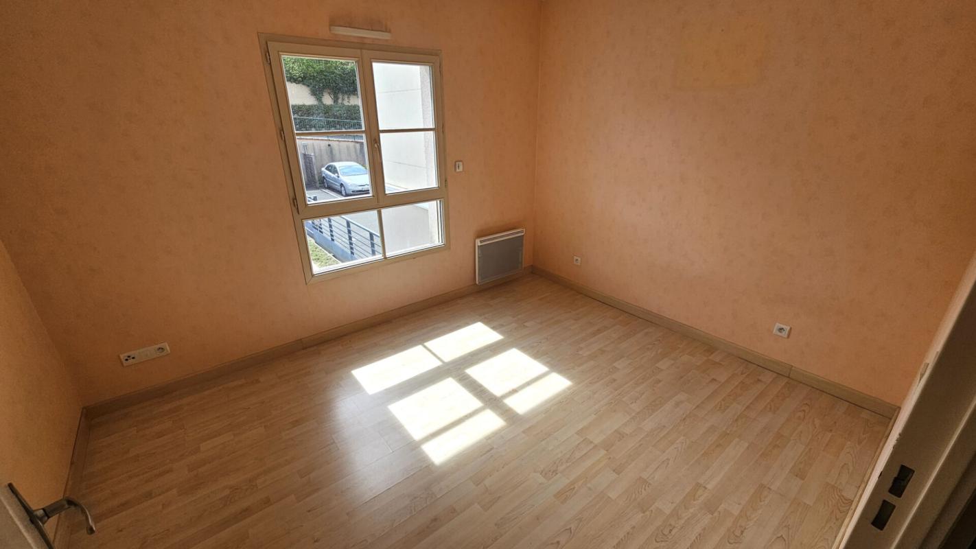 MAINTENON Maintenon centre ville / Beau 2 pièces lumineux + parking en sous-sol 7