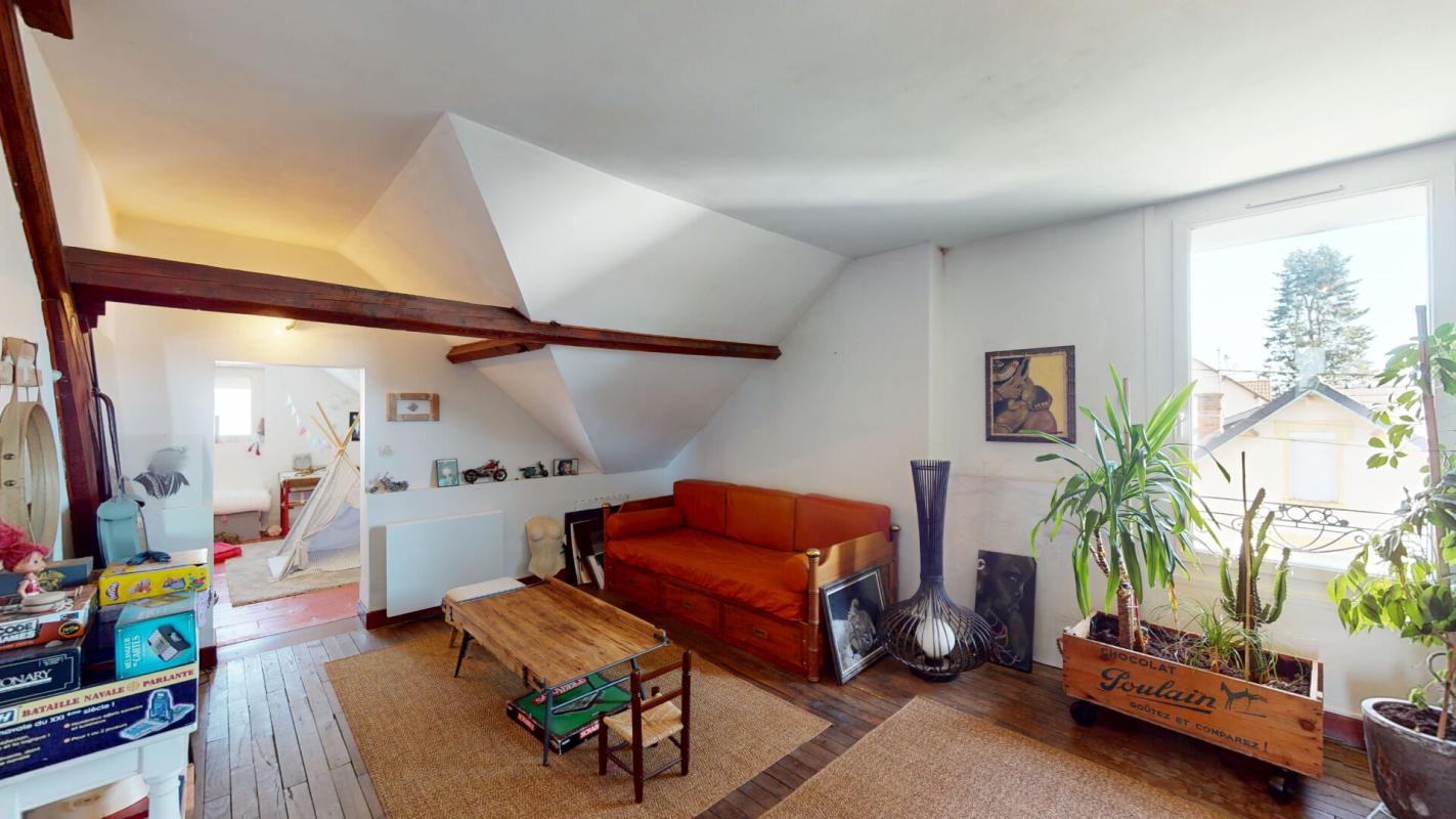 VIERZON Maison Vierzon 6 pièce(s) 137.9 m2 16