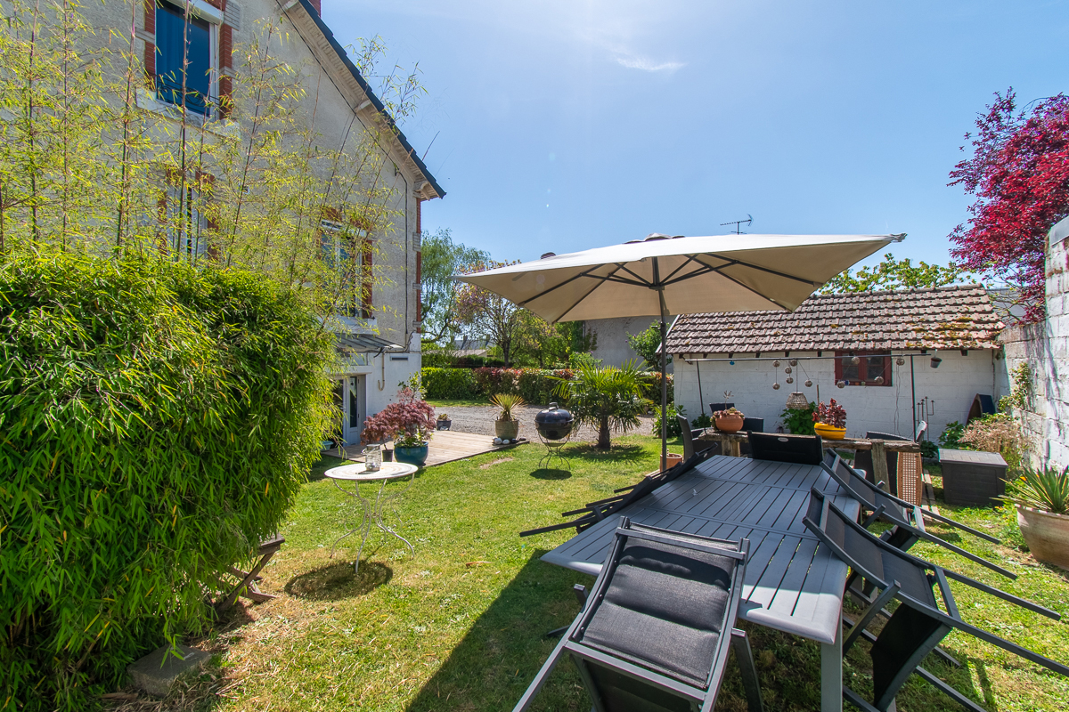 VIERZON Maison Vierzon 6 pièce(s) 137.9 m2 17