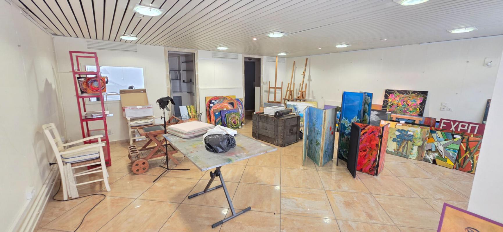 MONTELIMAR Maison de ville de 92 m² + local de 43 m² + 2 garages 10