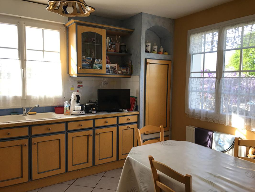 SAINT-MESMIN Maison Saint Mesmin (85700) 4 chambres 10