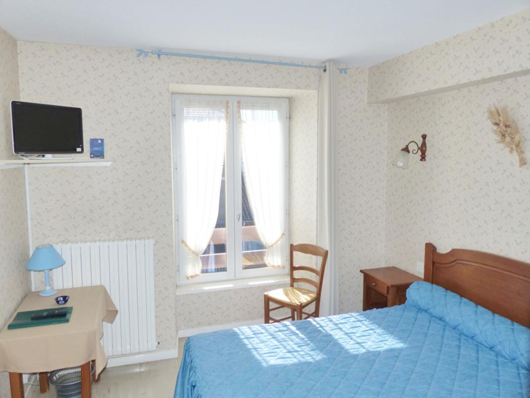 LE PUY-EN-VELAY Hôtel, Bar, Restaurant d'exception avec piscine à Laussonne 7