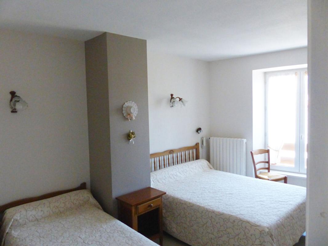 LE PUY-EN-VELAY Hôtel, Bar, Restaurant d'exception avec piscine à Laussonne 9