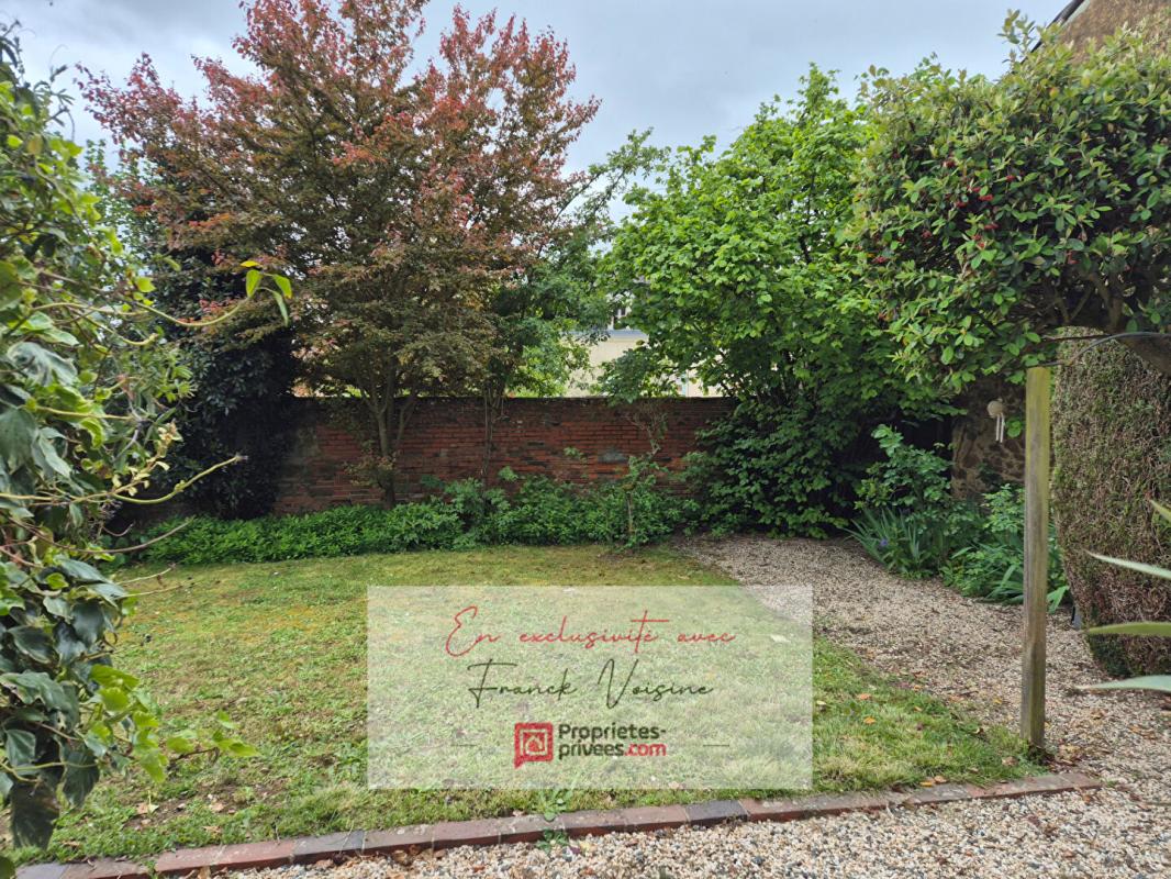 LE BOUPERE A VENDRE en EXCLUSIVITE au Boupère, centre bourg, maison de 109 m2 avec 4 chambres et 1 bureau sur une parcelle de 201 m2 11