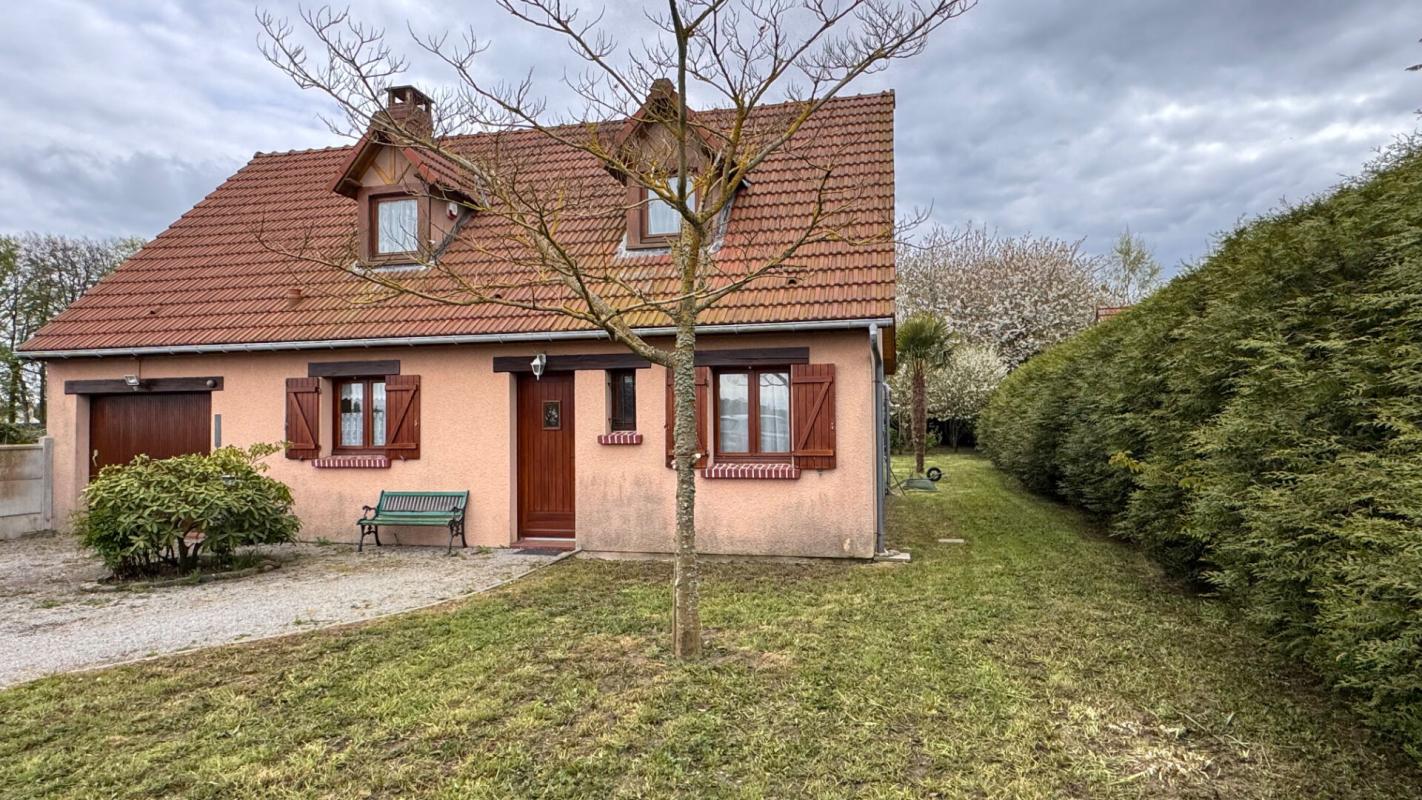 ETALONDES pavillon individuel 123 m2, trois chambres (garage)  proche mer 1