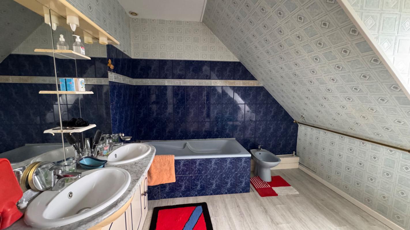 ETALONDES pavillon individuel 123 m2, trois chambres (garage)  proche mer 9