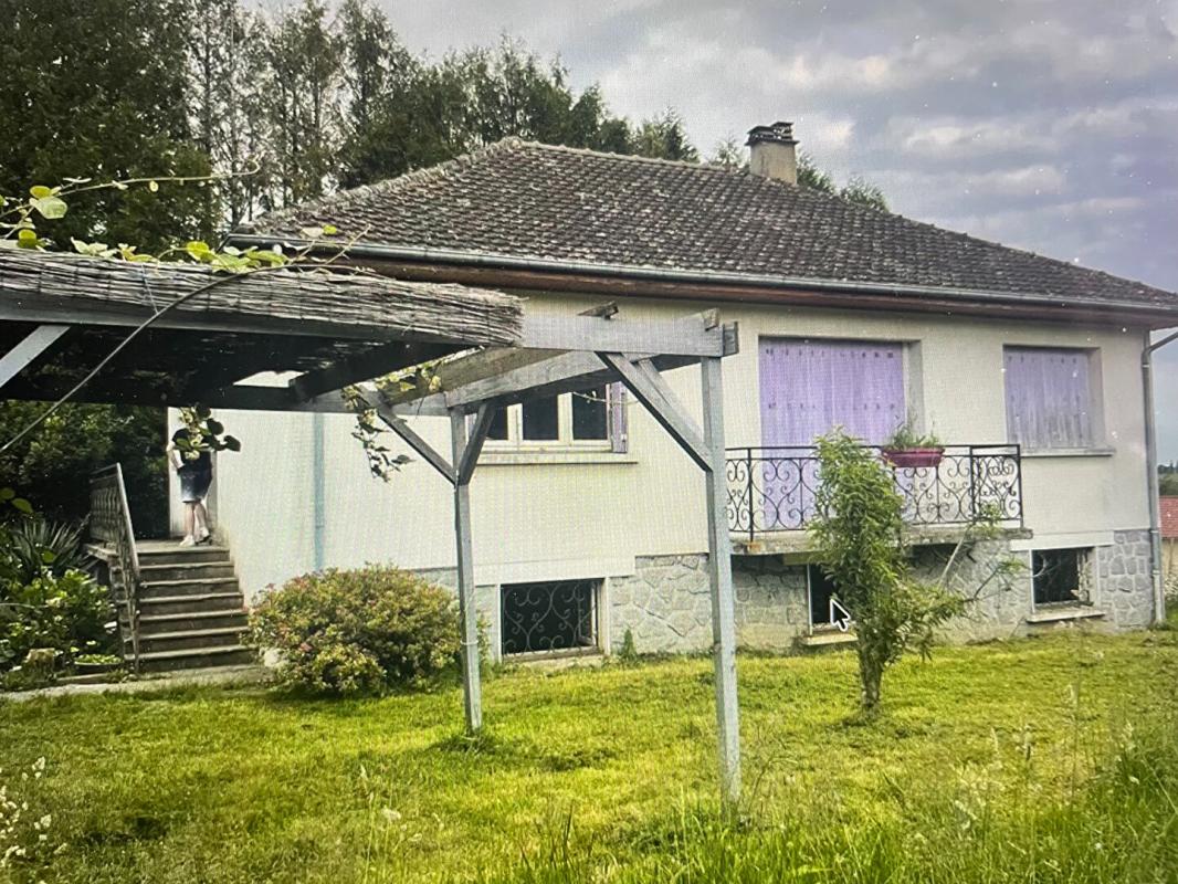 CHAMPSAC Proche de Chalus Maison  4 pièce(s) 90 m2 sur un terrain de 4,5 hectares comprenant 1 étang 1
