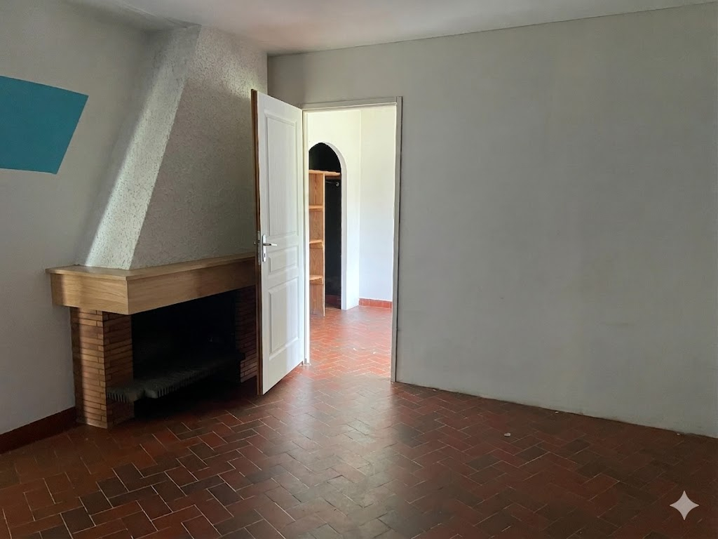 CHAMPSAC Proche de Chalus Maison  4 pièce(s) 90 m2 sur un terrain de 4,5 hectares comprenant 1 étang 10