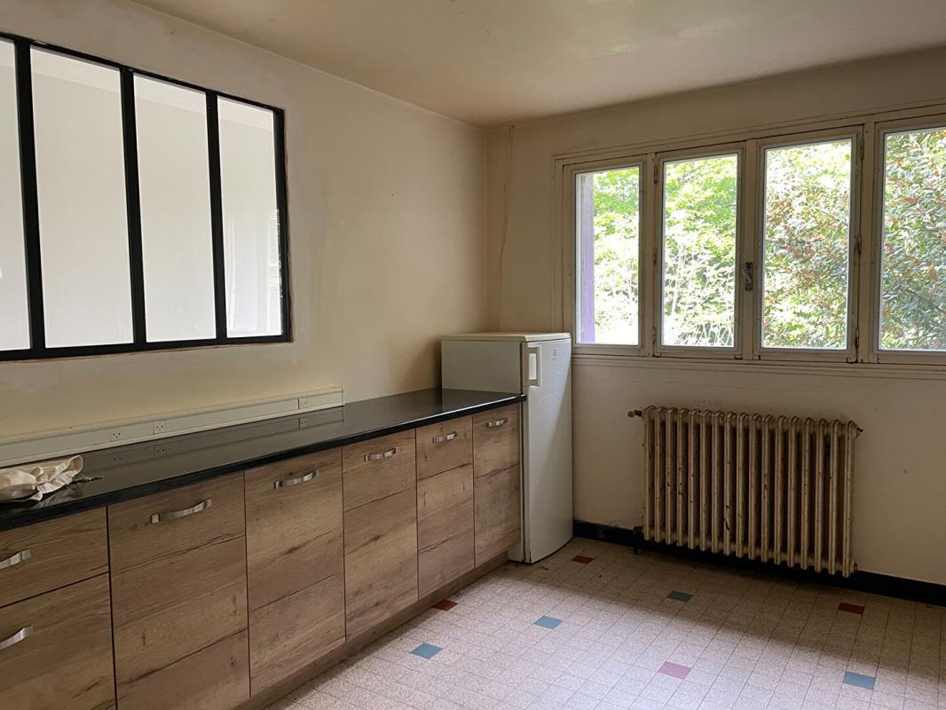 CHAMPSAC Proche de Chalus Maison  4 pièce(s) 90 m2 sur un terrain de 4,5 hectares comprenant 1 étang 8