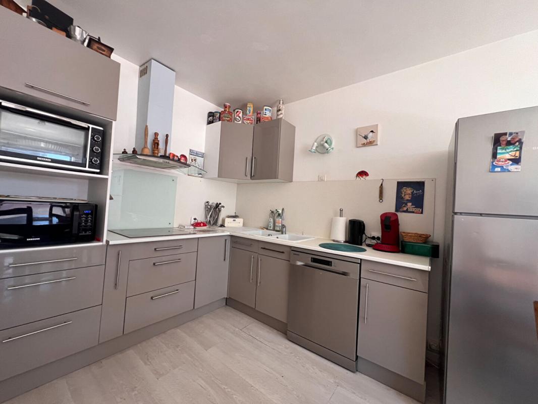 SAINT-HILAIRE-DE-RIEZ Saint Hilaire de Riez-T2 + Alcôve 54m² - VUE MER - 50m Plage des Demoiselles - Parking & Cave 3