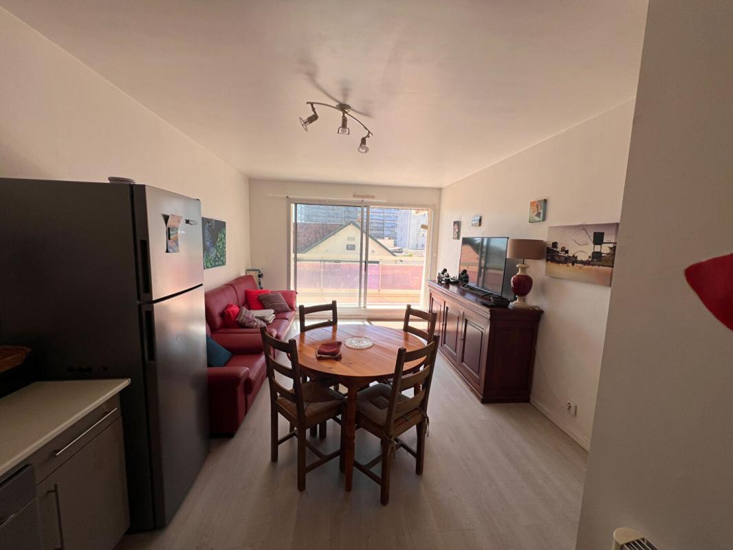 SAINT-HILAIRE-DE-RIEZ Saint Hilaire de Riez-T2 + Alcôve 54m² - VUE MER - 50m Plage des Demoiselles - Parking & Cave 4