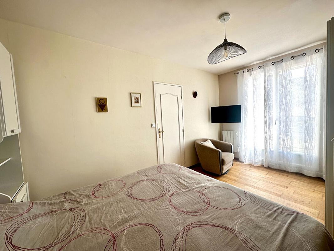 LA MEMBROLLE-SUR-LONGUENEE Maison de 130 m2 - 5 chambres 6