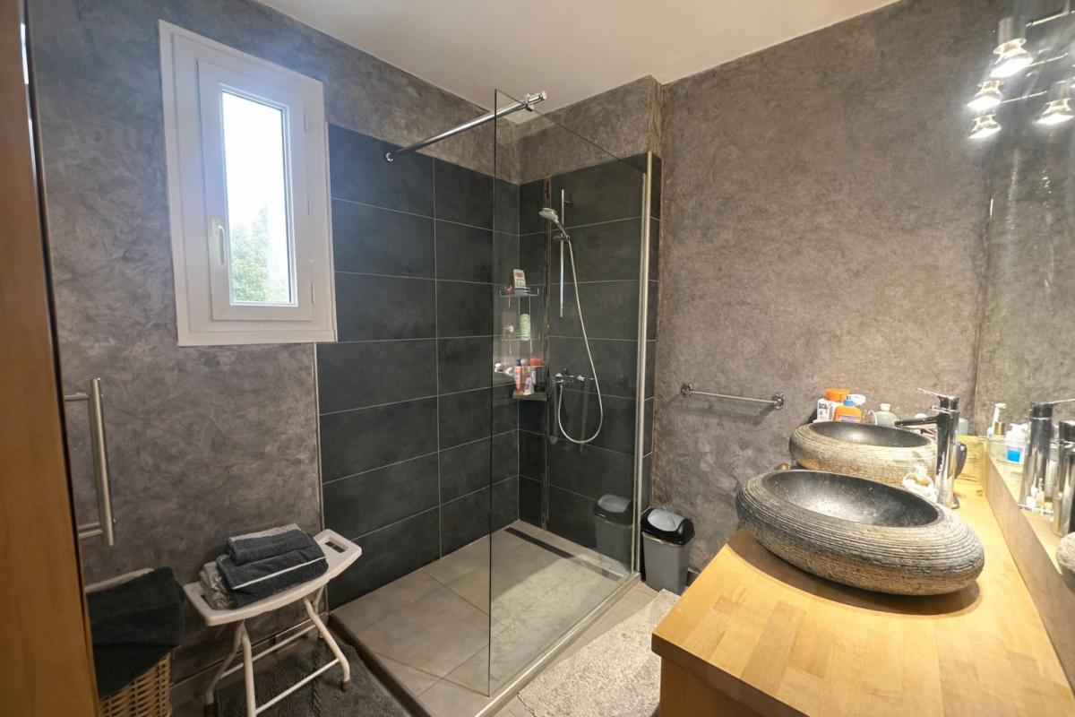 SAINT-MARTIN-DE-VALGALGUES Villa 4 chambres avec piscine, proche commerces 10