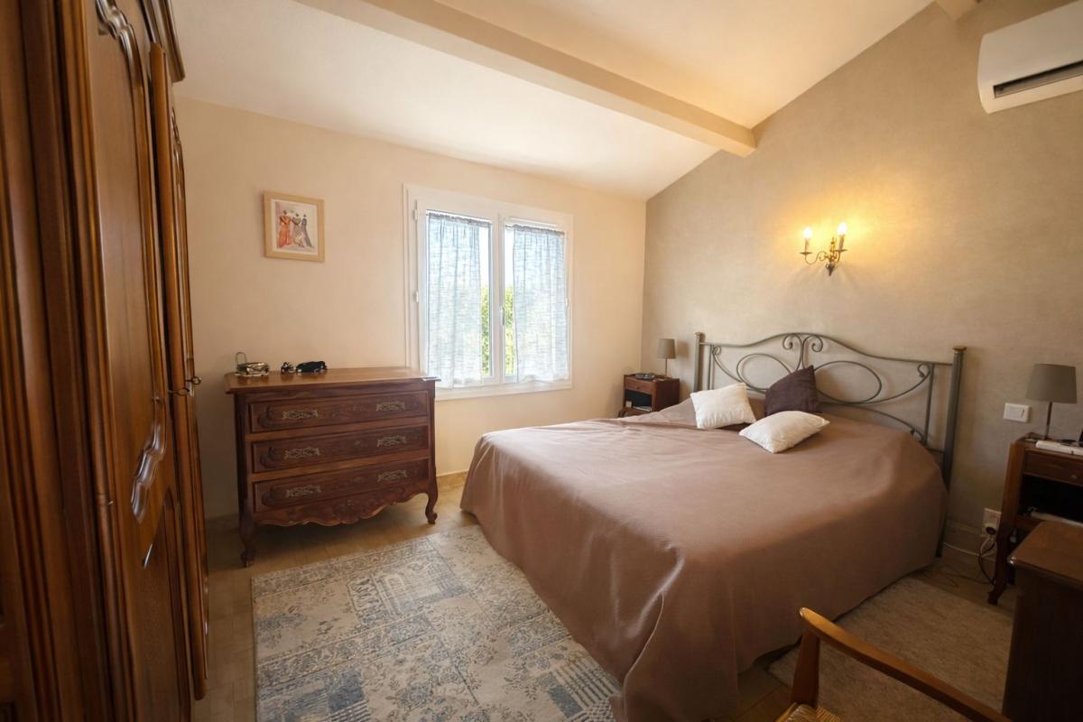 SAINT-MARTIN-DE-VALGALGUES Villa 4 chambres avec piscine, proche commerces 12