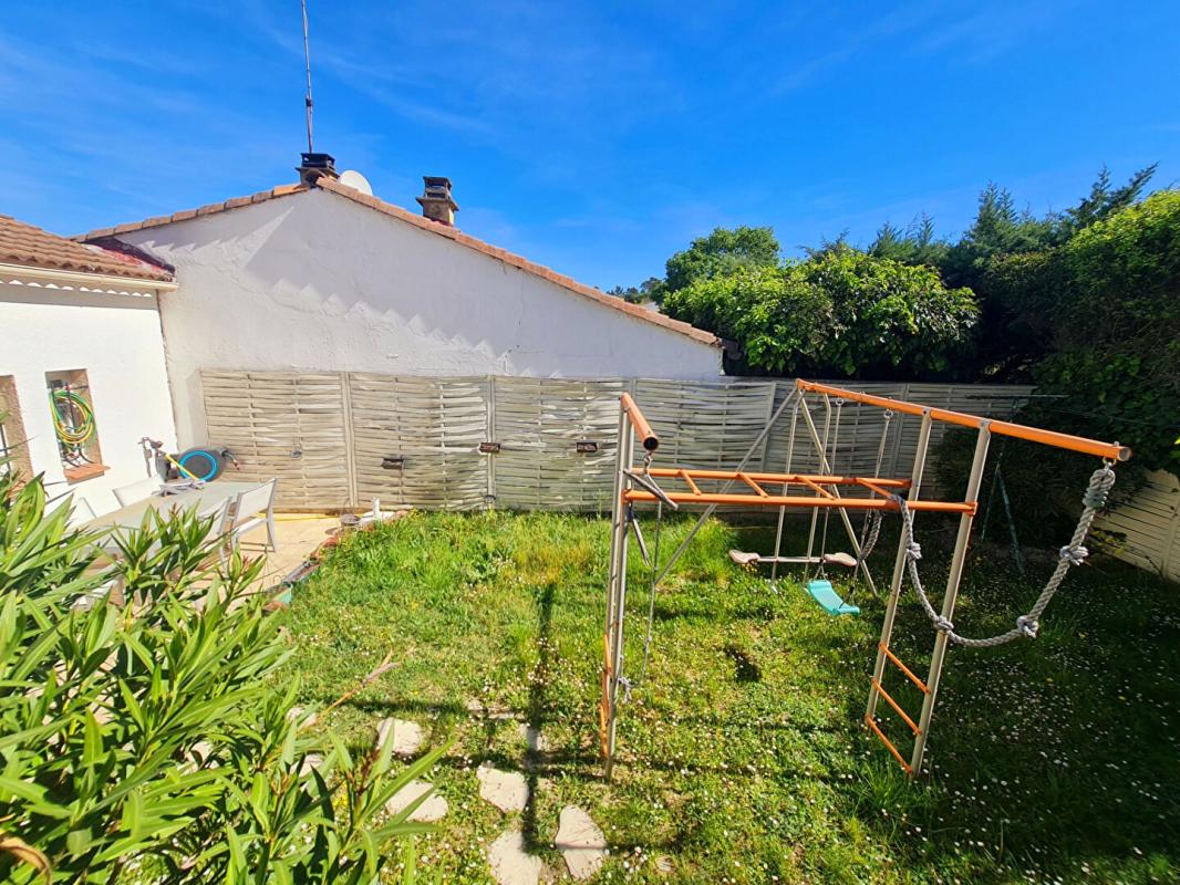 SAINT-MARTIN-DE-VALGALGUES Villa 4 chambres avec piscine, proche commerces 17
