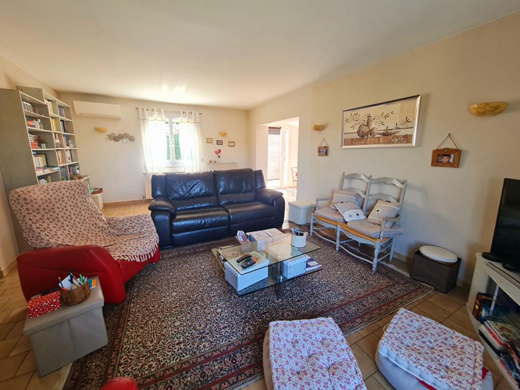 SAINT-MARTIN-DE-VALGALGUES Villa 4 chambres avec piscine, proche commerces 5