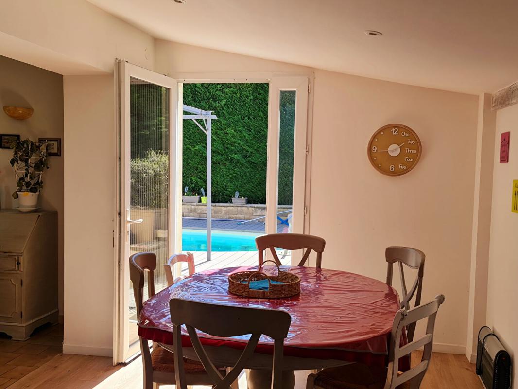 SAINT-MARTIN-DE-VALGALGUES Villa 4 chambres avec piscine, proche commerces 7