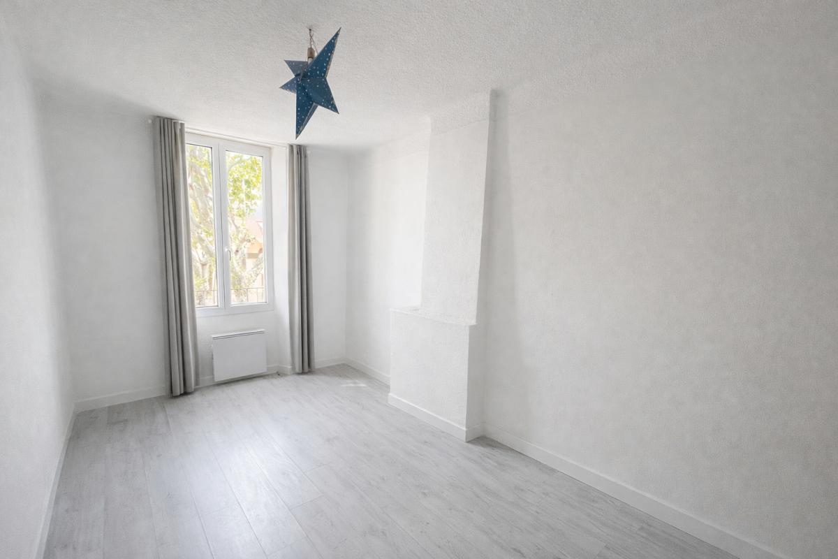 FREJUS Appartement 3 pièces avec balcon filant 6