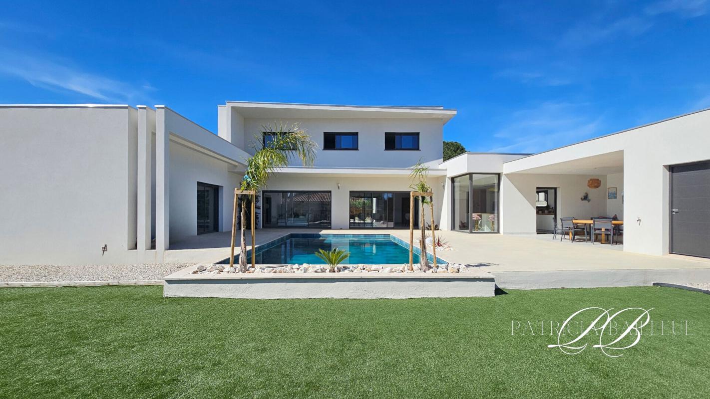 SAINT-FELIU-D'AVALL Villa contemporaine de 280m²  à Saint-Feliu d'avall 1
