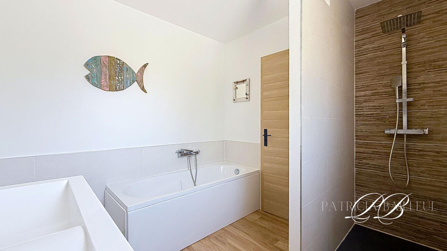 SAINT-FELIU-D'AVALL Villa contemporaine de 280m²  à Saint-Feliu d'avall 17