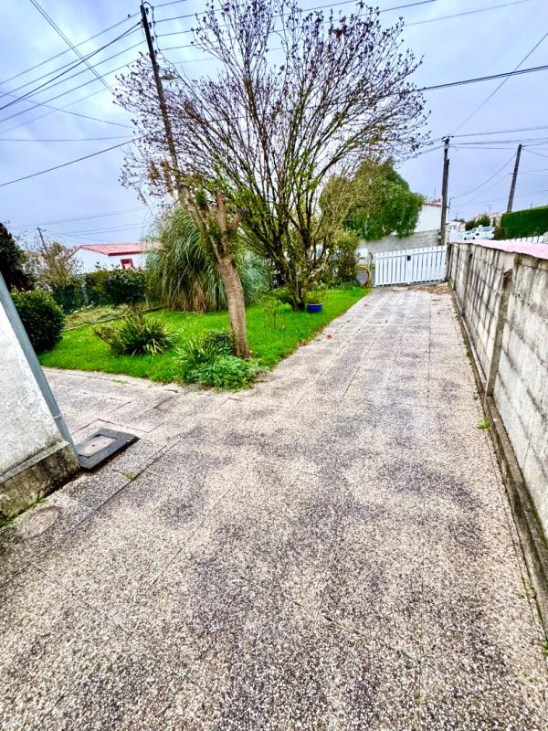 SAINTES Maison T3 Saintes jardin parking garage 11