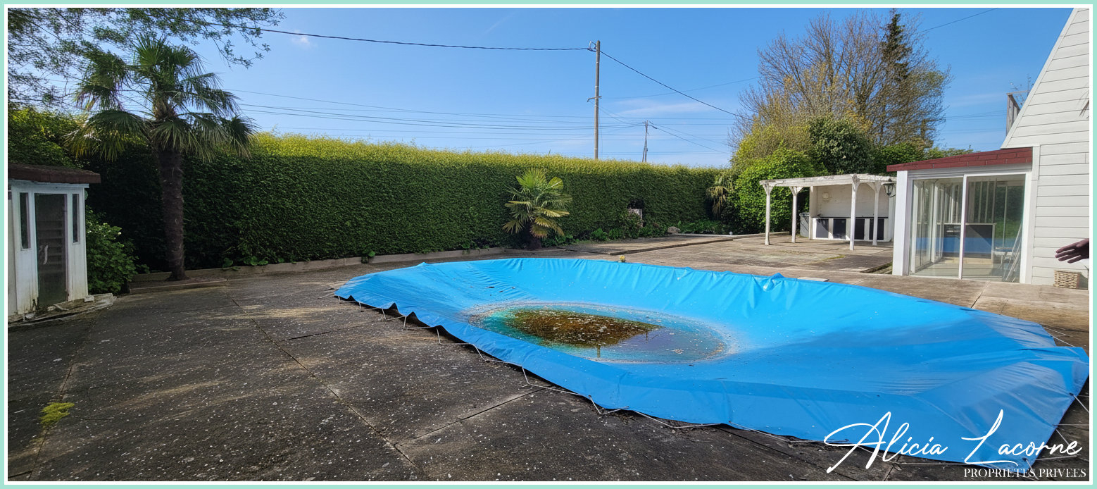 SAINT-SAUVEUR-D'EMALLEVILLE Maison St Sauveur D Emalleville 10 pièce(s) 295 m2 1