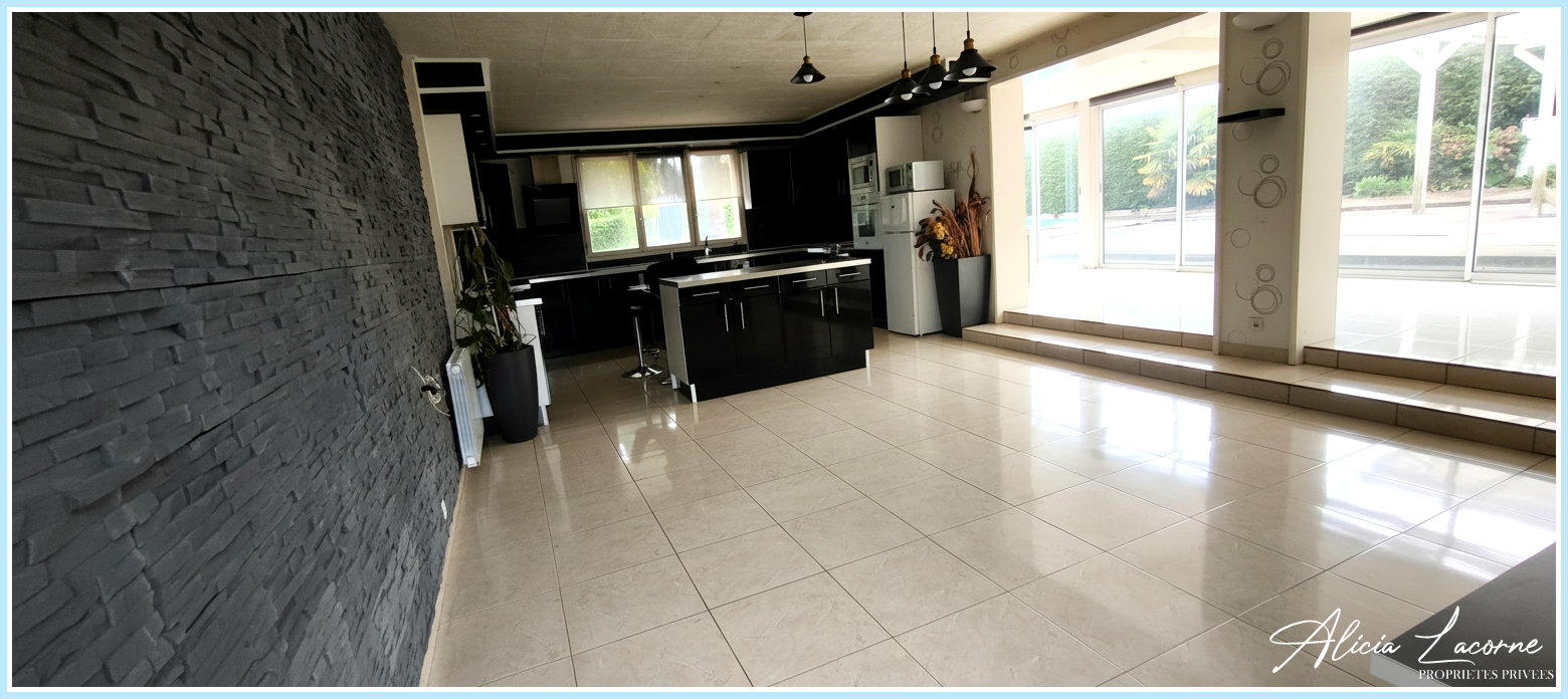 SAINT-SAUVEUR-D'EMALLEVILLE Maison St Sauveur D Emalleville 10 pièce(s) 295 m2 8