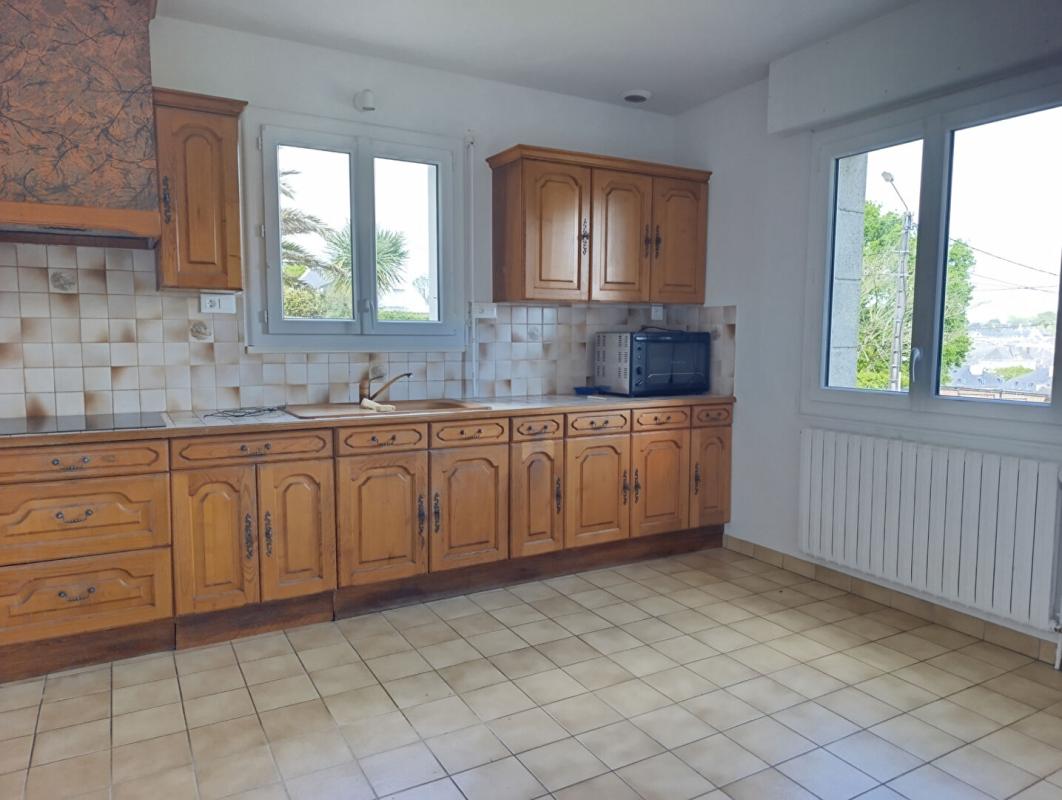 PONTIVY Maison Pontivy familiale proche centre-ville 7