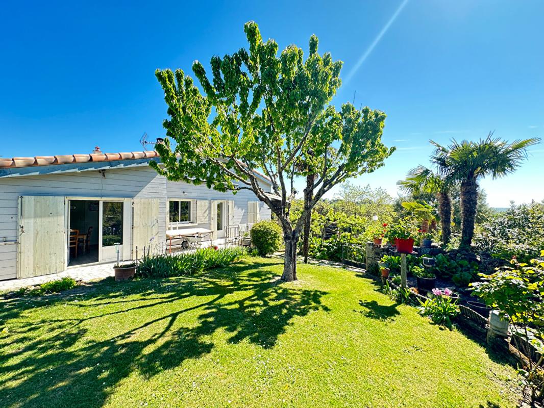 CHENAC-SAINT-SEURIN-D'UZET Maison  4 pièce(s) 90 m2 vue Estuaire 180 ° 2