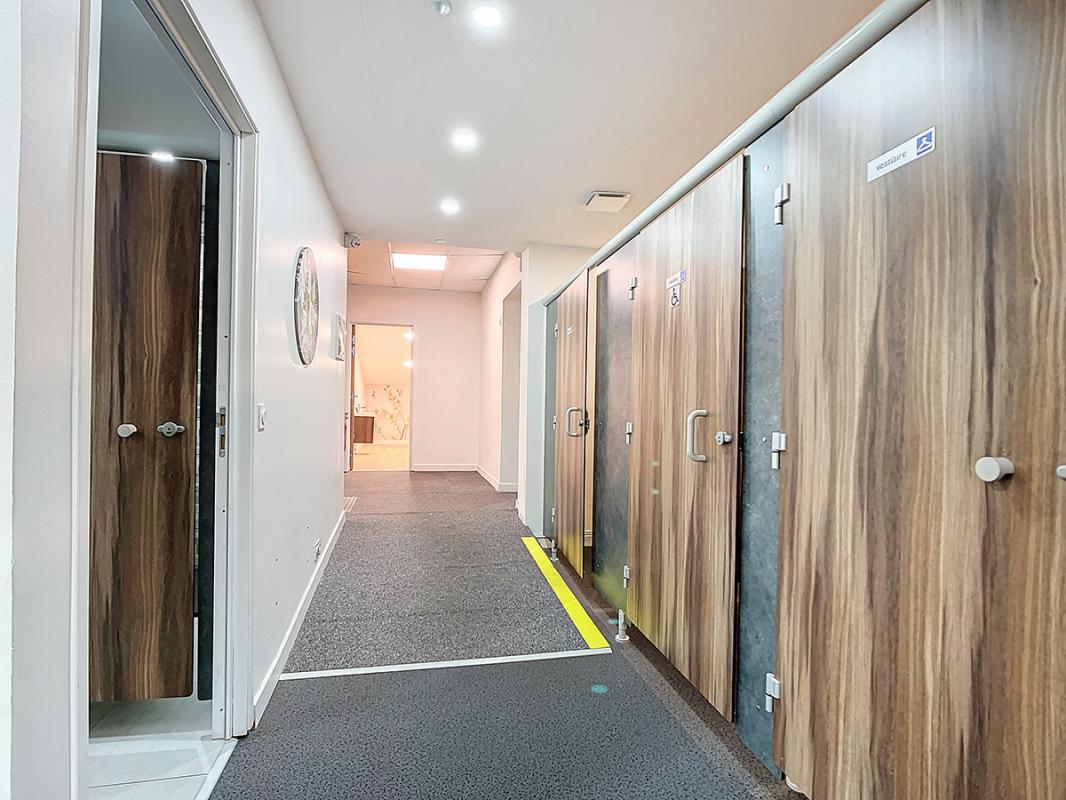 CHAMBERY 73000 CHAMBERY - MURS LIBRES,  Local commercial 500 m² 6