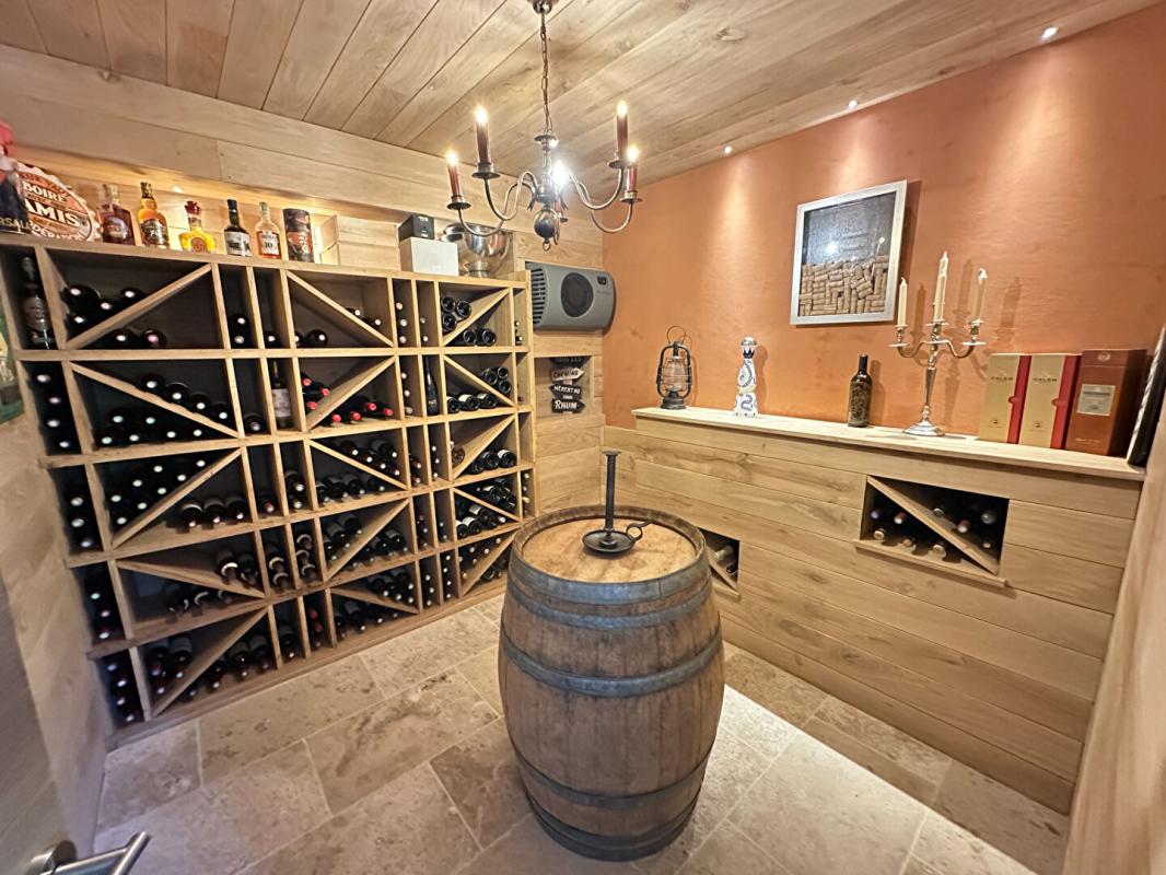 ROGNES Rognes Villa Rénovée d'Exception sur 2 Hectares avec Piscine et Vue Nature 16