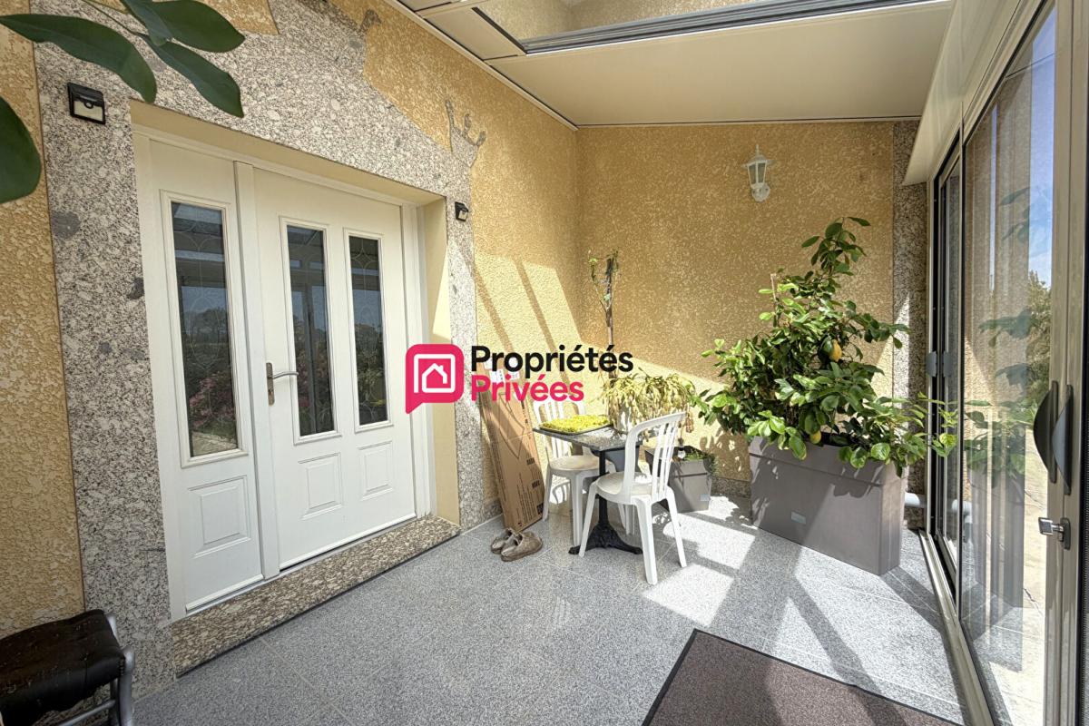 SAINT-GEORGES-DE-MONS Belle propriété T7 de 231m², terrain de 6905m² avec un étang aux Richards 63780 à vendre 15