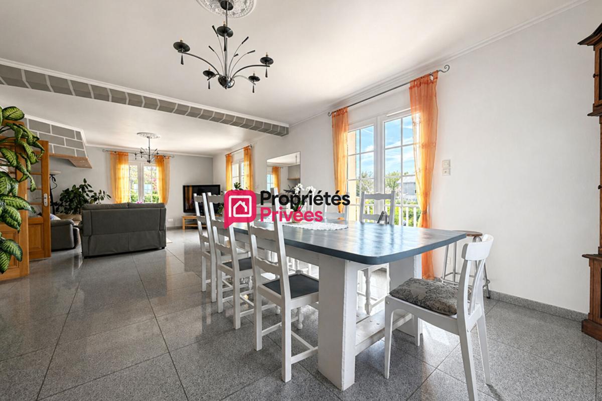 SAINT-GEORGES-DE-MONS Belle propriété T7 de 231m², terrain de 6905m² avec un étang aux Richards 63780 à vendre 6