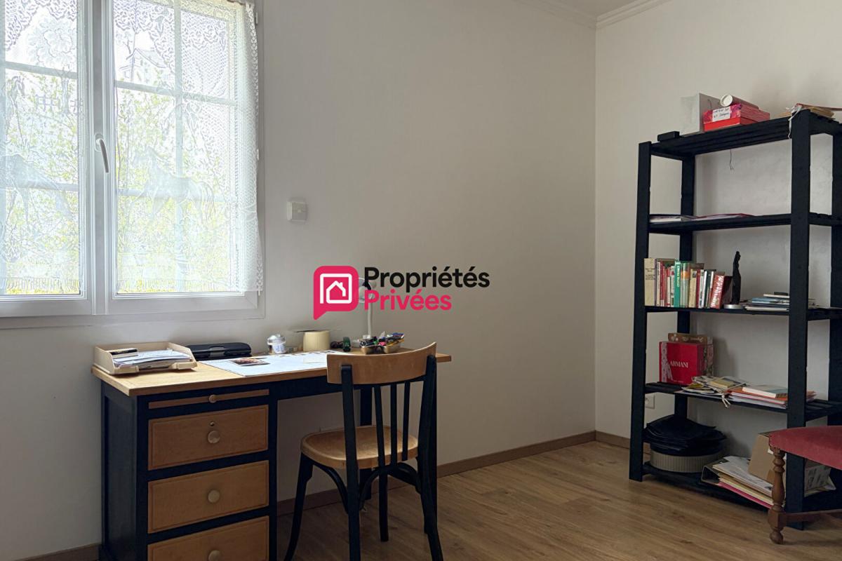 SAINT-GEORGES-DE-MONS Belle propriété T7 de 231m², terrain de 6905m² avec un étang aux Richards 63780 à vendre 9