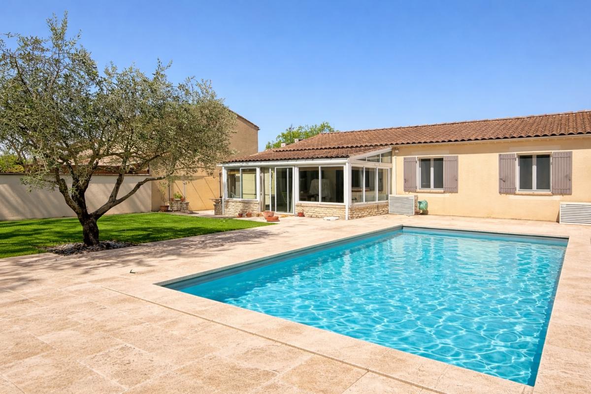 SAINT-REMY-DE-PROVENCE À Vendre - Maison de plain-pied avec piscine - Saint-Rémy-de-Provence 1