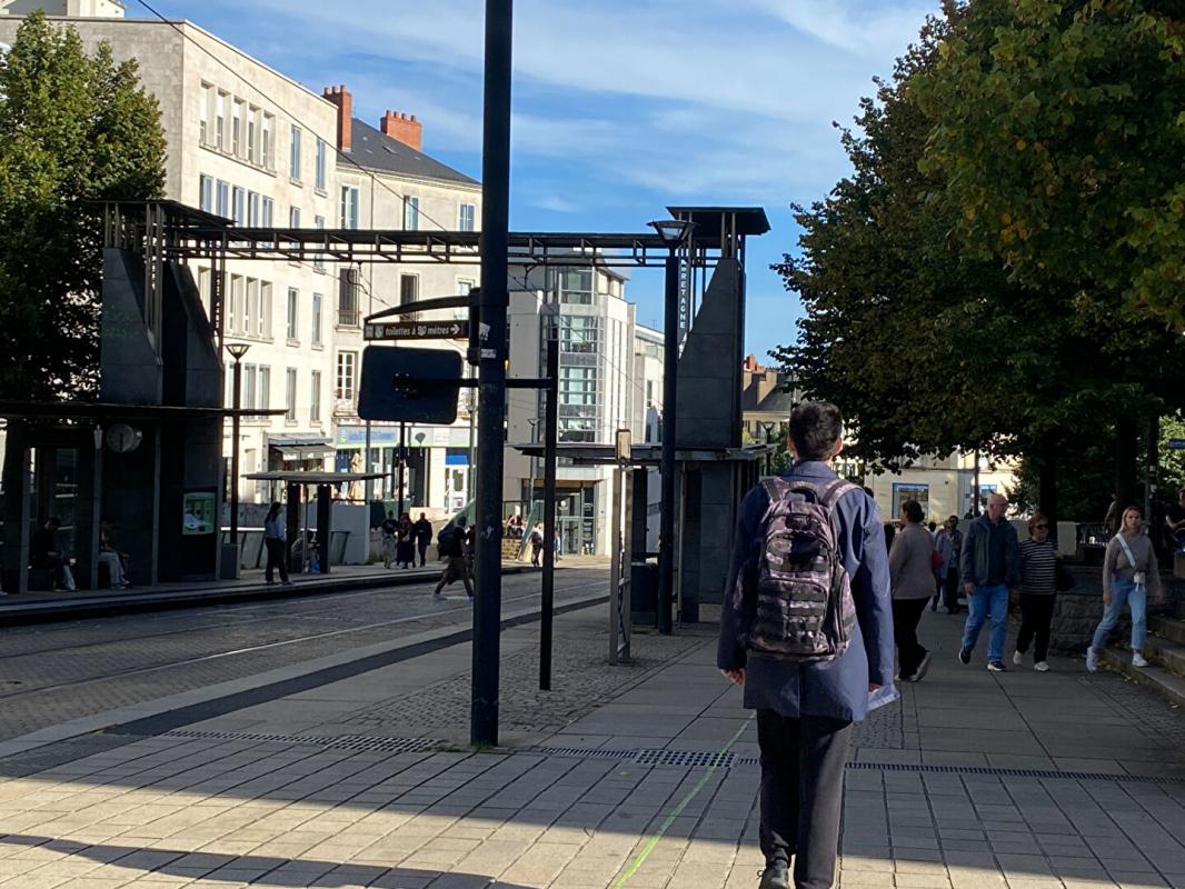 NANTES 44000 NANTES - BAIL A CEDER, LOCAL  81 M²  - QUARTIER BRETAGNE 3