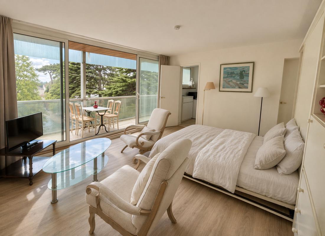 LA BAULE-ESCOUBLAC STUDIO -ENTRE CASINO ET HOTEL HERMITAGE- TERRASSE SANS VIS A VIS - ASC 1