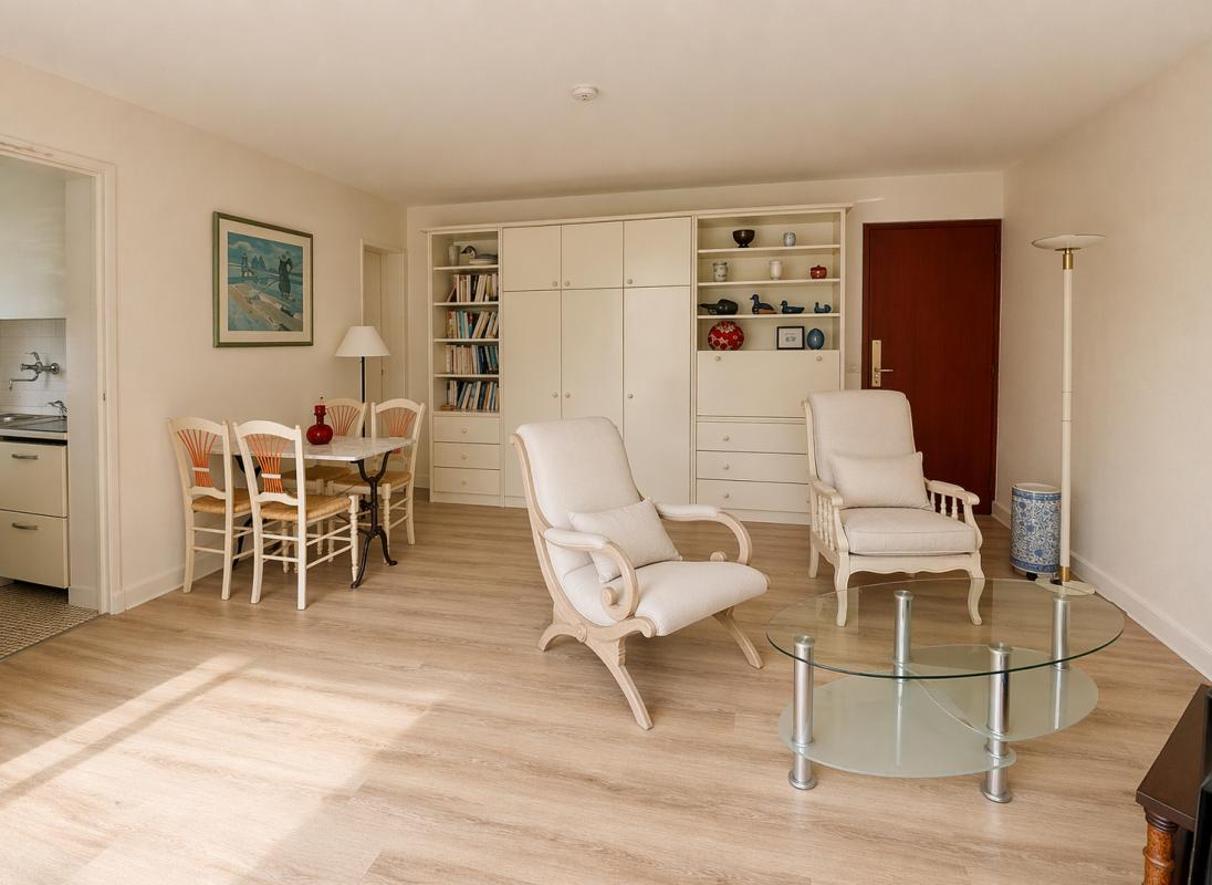 LA BAULE-ESCOUBLAC STUDIO -ENTRE CASINO ET HOTEL HERMITAGE- TERRASSE SANS VIS A VIS - ASC 3