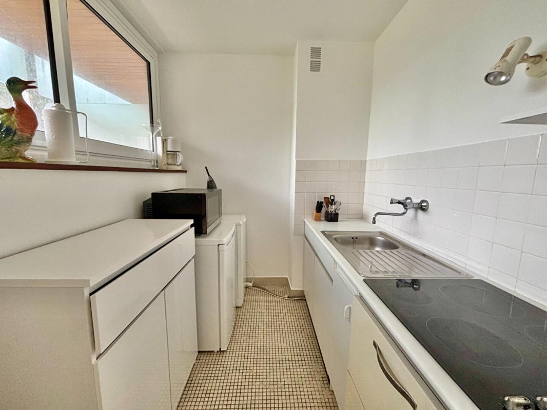 LA BAULE-ESCOUBLAC STUDIO -ENTRE CASINO ET HOTEL HERMITAGE- TERRASSE SANS VIS A VIS - ASC 4