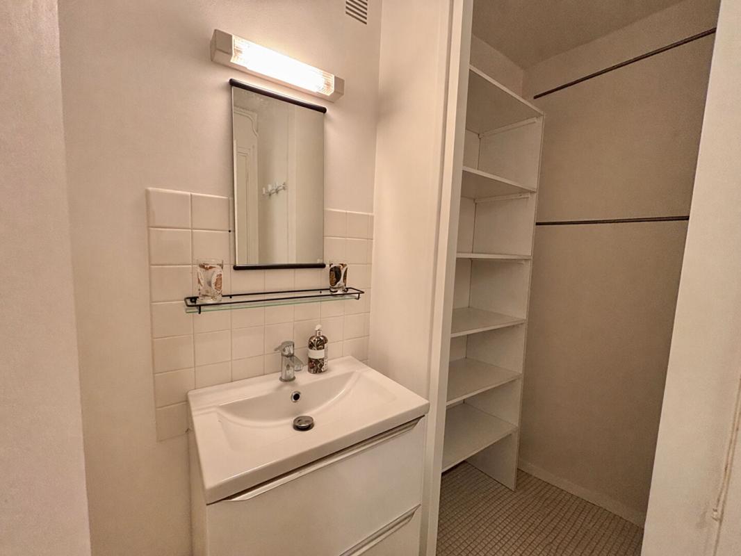 LA BAULE-ESCOUBLAC STUDIO -ENTRE CASINO ET HOTEL HERMITAGE- TERRASSE SANS VIS A VIS - ASC 7