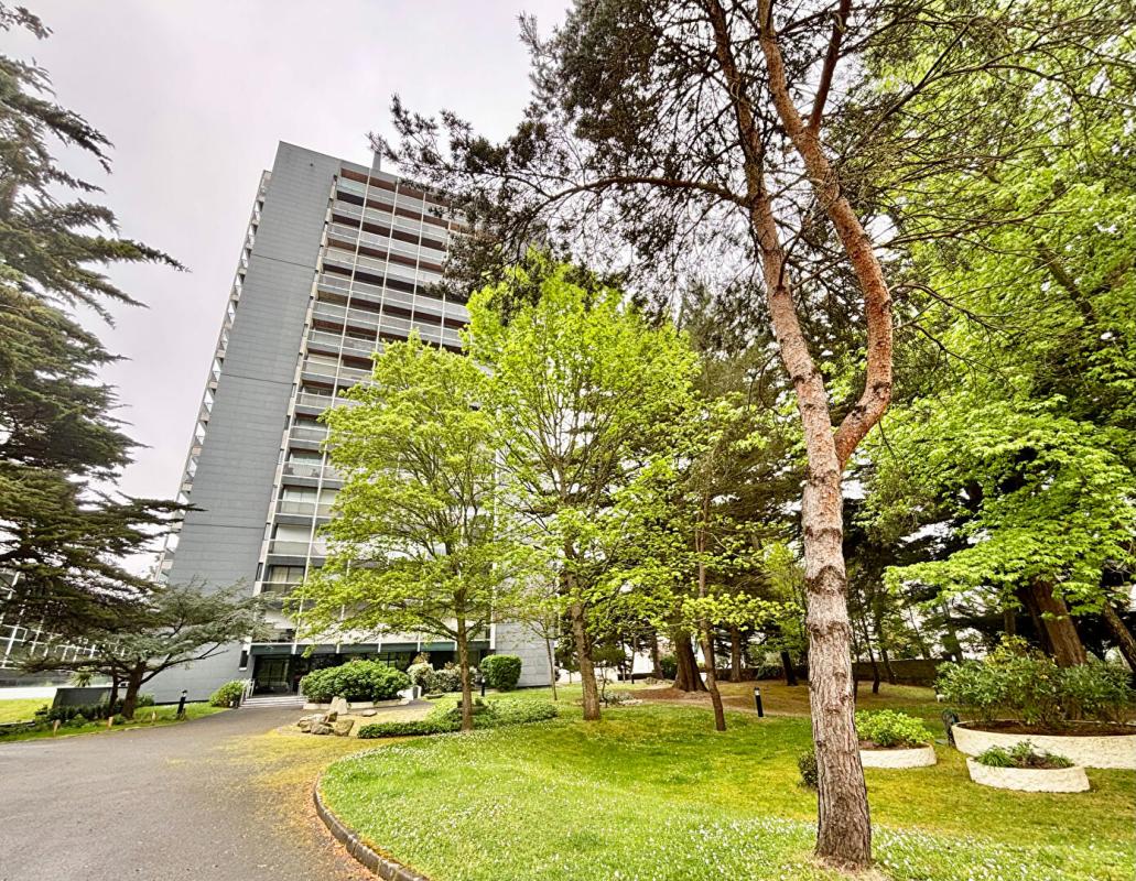LA BAULE-ESCOUBLAC STUDIO -ENTRE CASINO ET HOTEL HERMITAGE- TERRASSE SANS VIS A VIS - ASC 8
