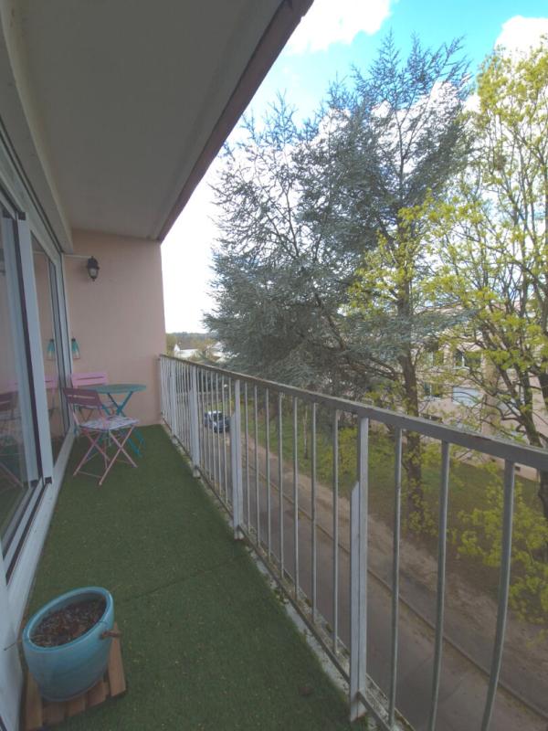 SAINTRY-SUR-SEINE Appartement  à Saintry sur Seine 3 pièce(s) 9